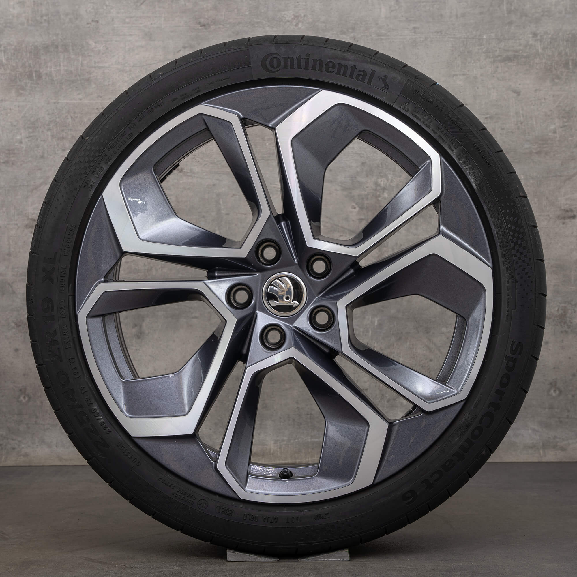 Skoda Octavia 2015 - tailles de pneus/roues, PCD, déports et  caractéristiques de jantes