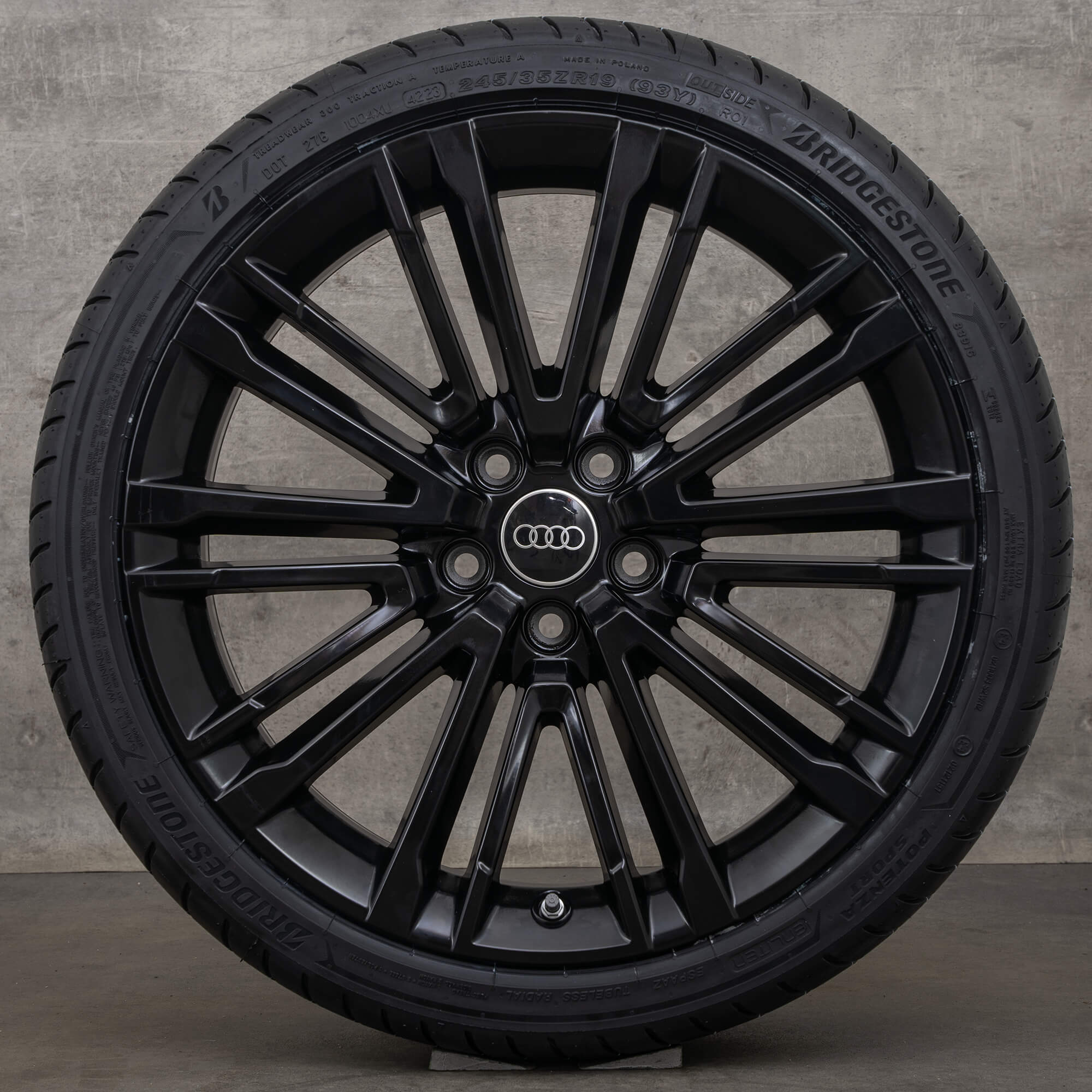Audi A4 S4 8W B9 Sommerräder 19 Zoll Felgen Sommerreifen 8W0601025BE